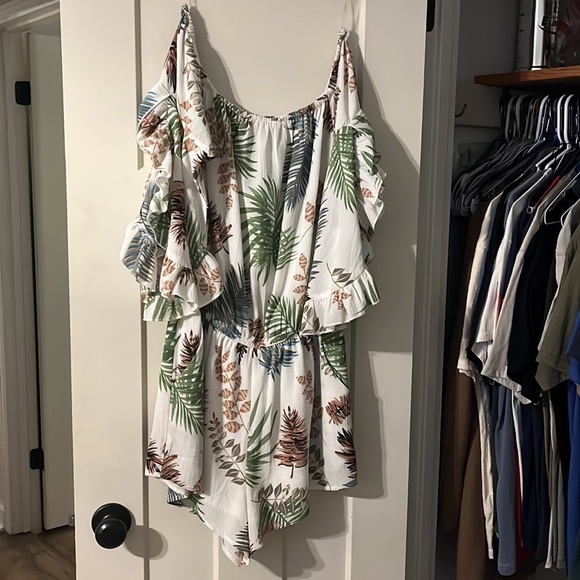 Umgee off the shoulder romper - Picture 2 of 2